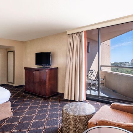 Austin Southpark Hotel Exterior photo
