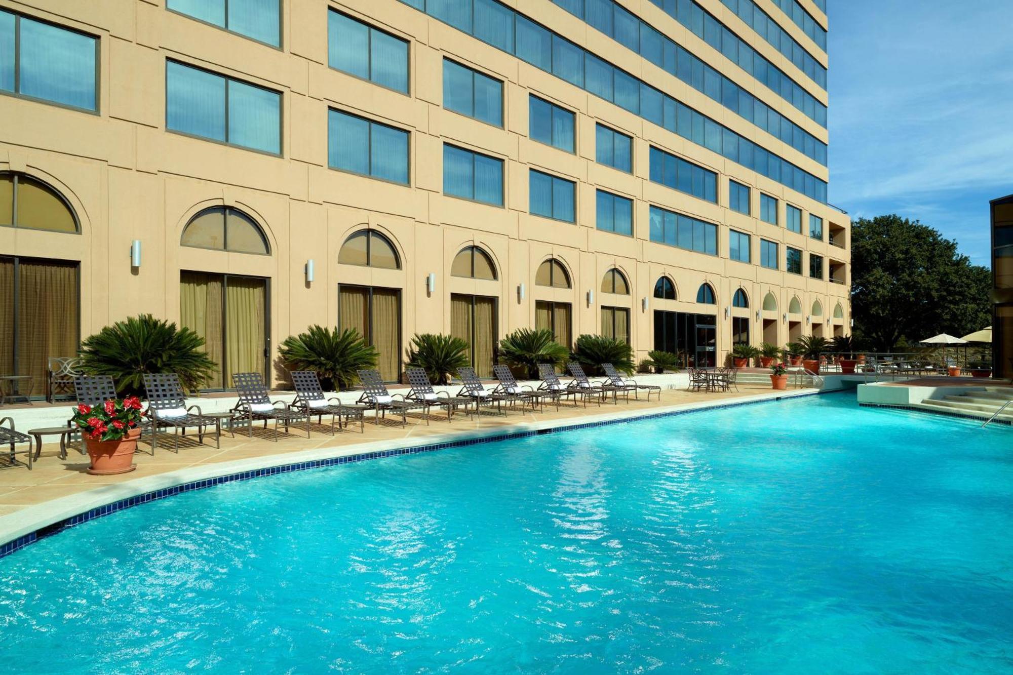 Austin Southpark Hotel Exterior photo